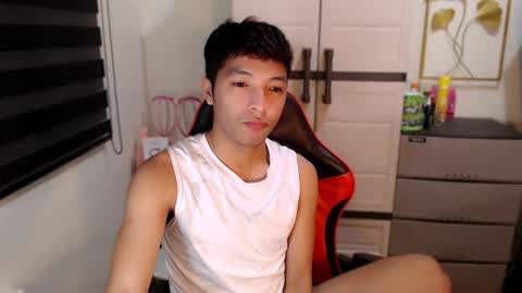 Snapshot of urhotethanxx chatting on 03-30-26, 04:30 Ethan online show from 03-30-26, 04:30