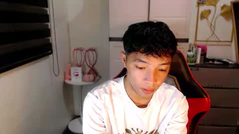 Snapshot of urhotethanxx chatting on 04-06-26, 12:06 Ethan online show from 04-06-26, 12:06