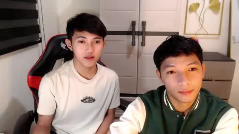 Snapshot of urhotethanxx chatting on 04-17-26, 04:10 Ethan online show from 04-17-26, 04:10