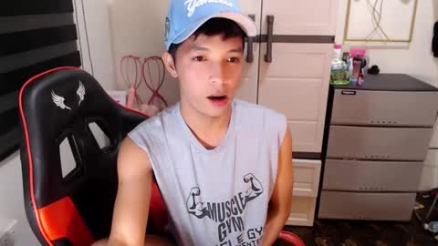 Snapshot of urhotethanxx chatting on 04-23-26, 05:15 Ethan online show from 04-23-26, 05:15