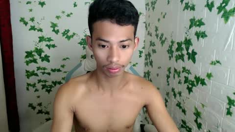 Snapshot of urhotfuckingass chatting on 12-28-24, 11:48 richard online show from 12-28-24, 11:48