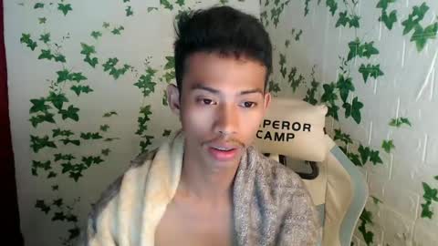 Snapshot of urhotfuckingass chatting on 12-30-24, 05:48 richard online show from 12-30-24, 05:48