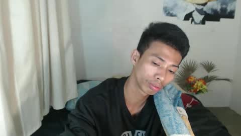 Snapshot of urhotfuckingass chatting on 01-10-25, 03:06 richard online show from 01-10-25, 03:06