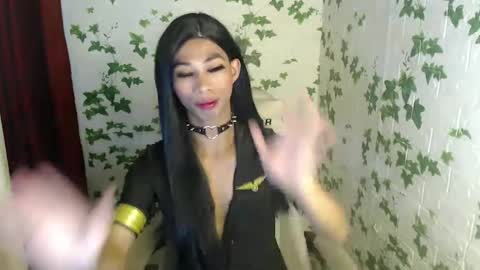 Snapshot of urhotfuckingass chatting on 01-21-25, 11:55 richard online show from 01-21-25, 11:55