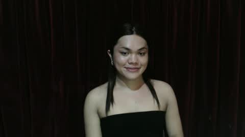 urhottie_bella online show from 05-17-26, 01:51
