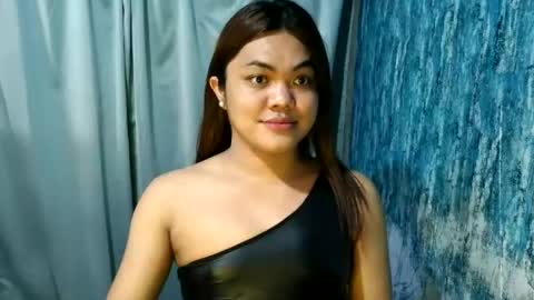 urhottie_bella online show from 06-18-26, 02:45