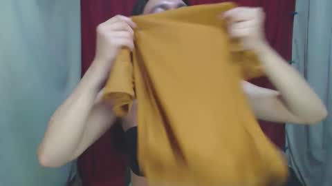 Katey online show from 10-31-25, 07:42