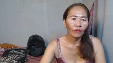 urhotvivian11 online show from 10-03-25, 01:57