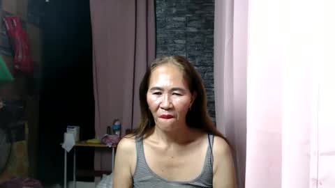 urhotvivian11 online show from 12-16-25, 09:25