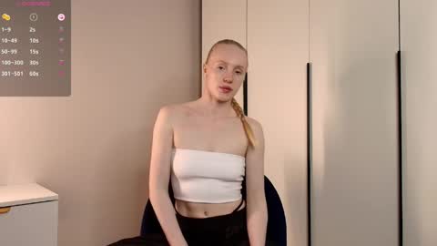 Snapshot of uriyani chatting on 04-20-26, 04:43 ElizabethLizy online show from 04-20-26, 04:43