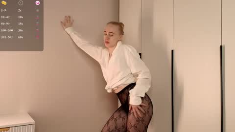 Snapshot of uriyani chatting on 04-25-26, 05:10 ElizabethLizy online show from 04-25-26, 05:10