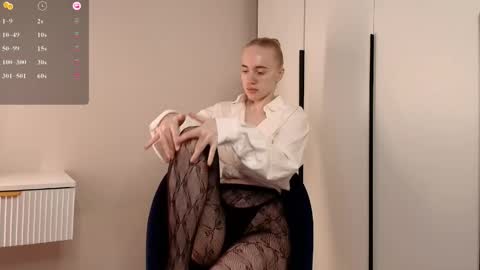 Snapshot of uriyani chatting on 04-26-26, 08:45 ElizabethLizy online show from 04-26-26, 08:45