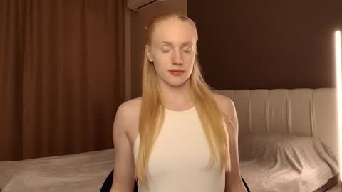 Snapshot of uriyani chatting on 05-26-26, 05:42 ElizabethLizy online show from 05-26-26, 05:42
