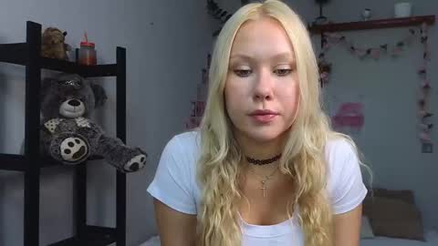 Snapshot of urkinkyy chatting on 10-26-25, 01:06 Megan online show from 10-26-25, 01:06