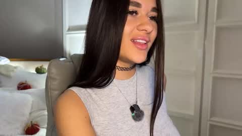 Snapshot of urlillshy chatting on 10-25-25, 01:13 Kristina online show from 10-25-25, 01:13