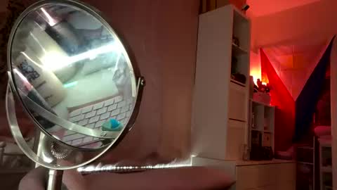 urlittlefilipina online show from 11-21-25, 07:12