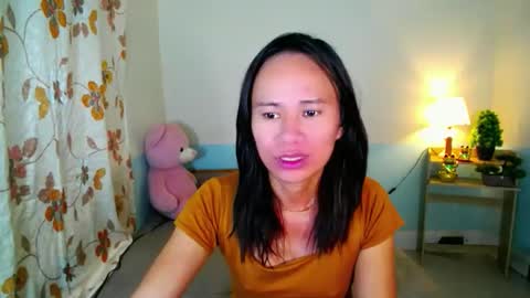 urlovely_che online show from 10-21-25, 02:56