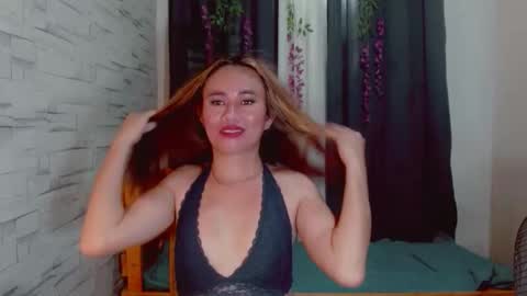 Snapshot of urlovely_che chatting on 02-11-26, 02:27 urlovely_che online show from 02-11-26, 02:27