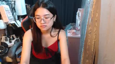 urlovelychinita online show from 10-15-25, 01:06