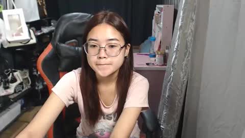 urlovelychinita online show from 10-29-25, 11:17