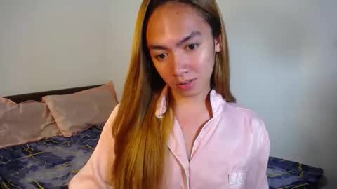 Snapshot of urlovelypinayxxx chatting on 10-12-25, 11:26 MIYA online show from 10-12-25, 11:26