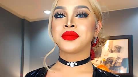 UrMajestyTyra online show from 02-13-25, 11:26