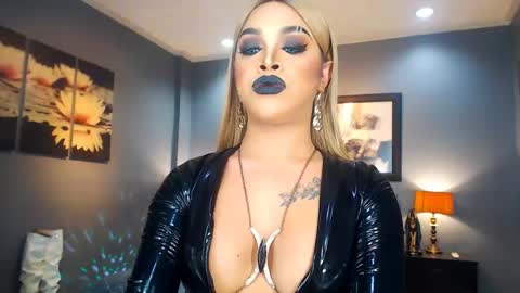 UrMajestyTyra online show from 02-24-25, 01:57