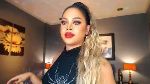 Snapshot of urmajestytyra chatting on 02-17-26, 01:13 UrMajestyTyra online show from 02-17-26, 01:13
