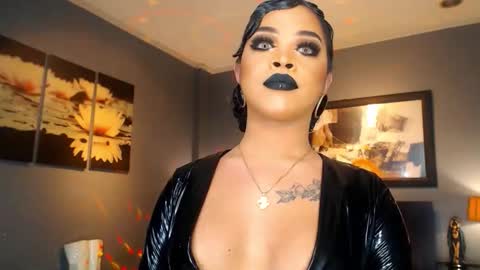 Snapshot of urmajestytyra chatting on 03-10-26, 01:54 UrMajestyTyra online show from 03-10-26, 01:54