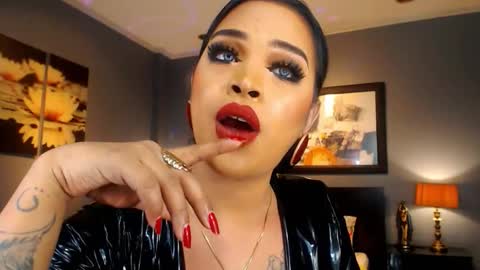 Snapshot of urmajestytyra chatting on 03-11-26, 02:06 UrMajestyTyra online show from 03-11-26, 02:06