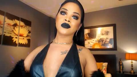 Snapshot of urmajestytyra chatting on 03-18-26, 01:31 UrMajestyTyra online show from 03-18-26, 01:31