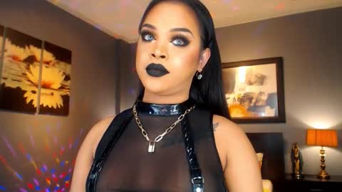 Snapshot of urmajestytyra chatting on 03-22-26, 01:20 UrMajestyTyra online show from 03-22-26, 01:20