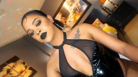Snapshot of urmajestytyra chatting on 04-06-26, 01:03 UrMajestyTyra online show from 04-06-26, 01:03