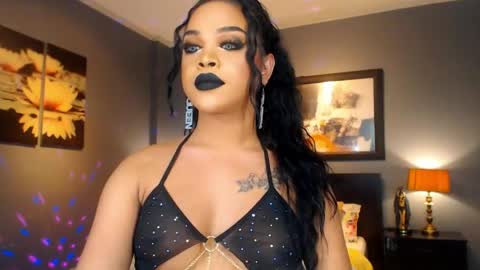 Snapshot of urmajestytyra chatting on 04-12-26, 01:21 UrMajestyTyra online show from 04-12-26, 01:21