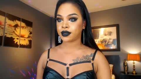 Snapshot of urmajestytyra chatting on 04-18-26, 02:04 UrMajestyTyra online show from 04-18-26, 02:04