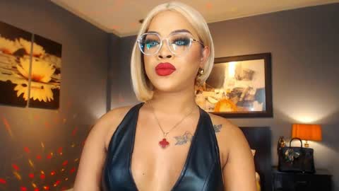 Snapshot of urmajestytyra chatting on 05-10-26, 11:10 UrMajestyTyra online show from 05-10-26, 11:10