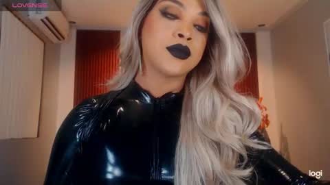 UrMajestyTyra online show from 06-12-26, 05:12