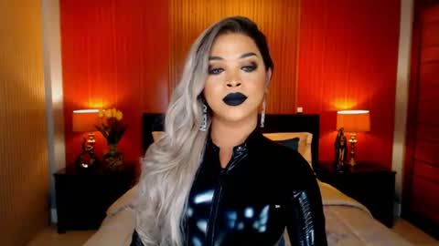 UrMajestyTyra online show from 06-17-26, 01:41