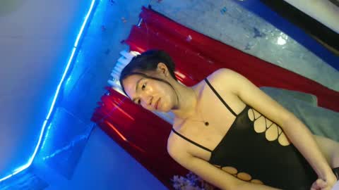 Kim online show from 03-11-25, 05:49