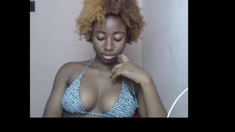 Snapshot of urnaughtydoll chatting on 09-12-25, 10:37 urnaughtydoll online show from 09-12-25, 10:37