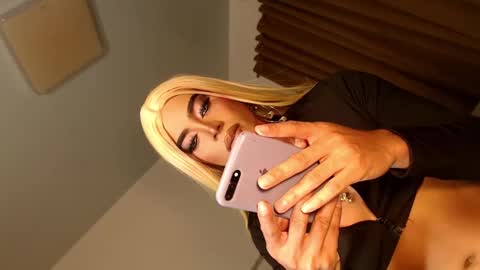 Snapshot of urnauthy_ciliaxxx chatting on 02-08-25, 04:57 cecilia online show from 02-08-25, 04:57