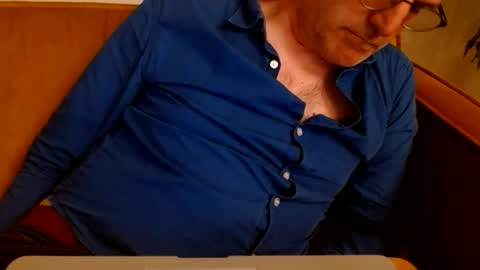 Snapshot of uropportunity chatting on 10-04-25, 09:57 Dutchsoftie online show from 10-04-25, 09:57