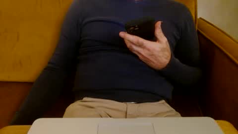 Snapshot of uropportunity chatting on 10-19-25, 06:08 Dutchsoftie online show from 10-19-25, 06:08