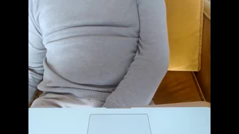 Snapshot of uropportunity chatting on 10-25-25, 12:13 Dutchsoftie online show from 10-25-25, 12:13