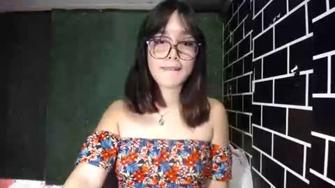 Pia online show from 09-30-25, 03:11