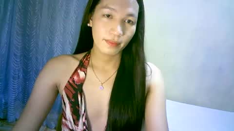 Snapshot of urpinaylovelyjuliaxxx chatting on 12-06-24, 12:05 queen julia not into CHEAPGUY online show from 12-06-24, 12:05
