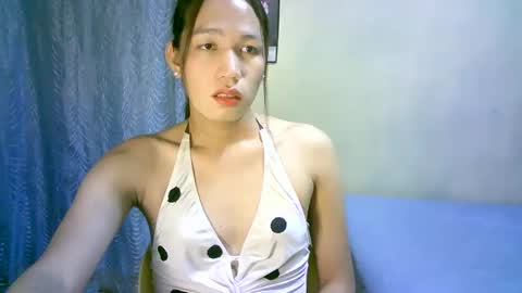 Snapshot of urpinaylovelyjuliaxxx chatting on 12-10-24, 12:27 queen julia not into CHEAPGUY online show from 12-10-24, 12:27