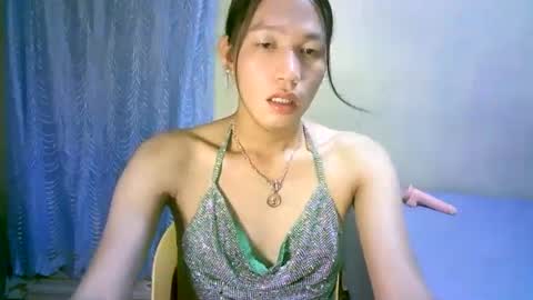 Snapshot of urpinaylovelyjuliaxxx chatting on 12-21-24, 02:58 queen julia not into CHEAPGUY online show from 12-21-24, 02:58