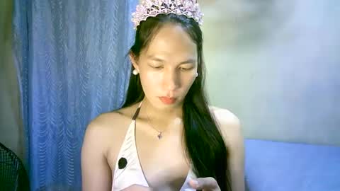 Snapshot of urpinaylovelyjuliaxxx chatting on 01-28-25, 12:22 queen julia not into CHEAPGUY online show from 01-28-25, 12:22