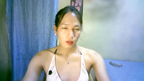 Snapshot of urpinaylovelyjuliaxxx chatting on 01-28-25, 03:25 queen julia not into CHEAPGUY online show from 01-28-25, 03:25